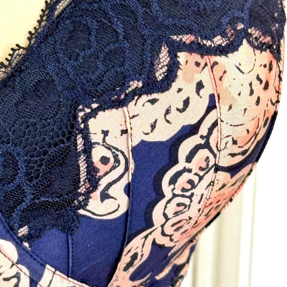 Stella McCartney Balconette Bra in Navy and Pink - Picture 4 of 9